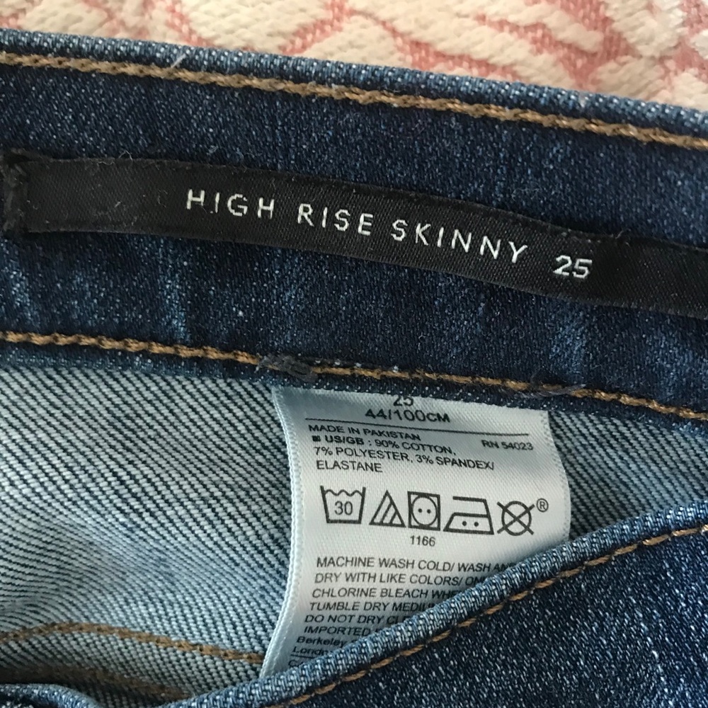 Banana Republic High Rise Crop Skinny Jeans - Picture 5 of 5